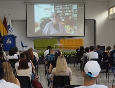 Estudiantes de Comunicación Social y Periodismo volvieron a celebrar de manera presencial la Cátedra de ética periodística Javier Darío Restrepo.